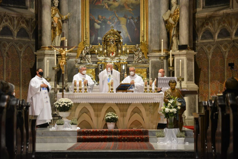 Oznamy / Publikácie / Skončila sa prvá Novéna k Rožňavskej Panne Márii - foto Oznamy / Publikácie / Skončila sa prvá Novéna k Rožňavskej Panne Márii - foto