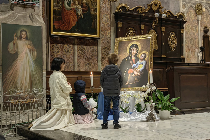 Oznamy / Publikácie / V Rožňavskej diecéze sa už po tretíkrát konala Rožňavská novéna - foto