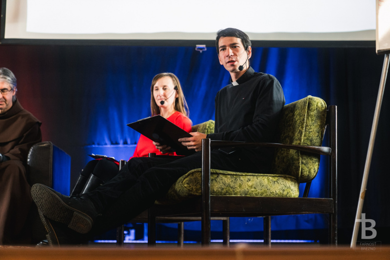 Oznamy / Publikácie / Diecézne stretnutie mladých v Cinobani - foto Oznamy / Publikácie / Diecézne stretnutie mladých v Cinobani - foto