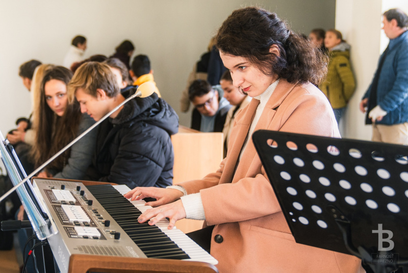 Oznamy / Publikácie / Diecézne stretnutie mladých v Cinobani - foto Oznamy / Publikácie / Diecézne stretnutie mladých v Cinobani - foto