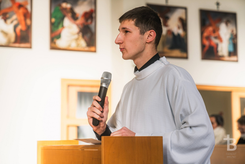 Oznamy / Publikácie / Diecézne stretnutie mladých v Cinobani - foto Oznamy / Publikácie / Diecézne stretnutie mladých v Cinobani - foto