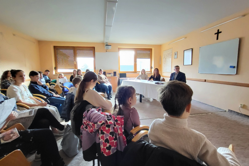 Diecézny školsky úrad - oznamy / V recitačnej súťaži na krajskom kole v Banskej Bystrici majú žiaci z Cirkevnej základnej školy z Lučenca popredné miesta - foto Diecézny školsky úrad - oznamy / V recitačnej súťaži na krajskom kole v Banskej Bystrici majú žiaci z Cirkevnej základnej školy z Lučenca popredné miesta - foto