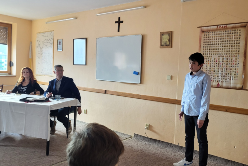 Diecézny školsky úrad - oznamy / V recitačnej súťaži na krajskom kole v Banskej Bystrici majú žiaci z Cirkevnej základnej školy z Lučenca popredné miesta - foto Diecézny školsky úrad - oznamy / V recitačnej súťaži na krajskom kole v Banskej Bystrici majú žiaci z Cirkevnej základnej školy z Lučenca popredné miesta - foto