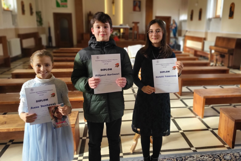 Diecézny školsky úrad - oznamy / V recitačnej súťaži na krajskom kole v Banskej Bystrici majú žiaci z Cirkevnej základnej školy z Lučenca popredné miesta - foto Diecézny školsky úrad - oznamy / V recitačnej súťaži na krajskom kole v Banskej Bystrici majú žiaci z Cirkevnej základnej školy z Lučenca popredné miesta - foto