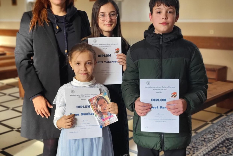 Diecézny školsky úrad - oznamy / V recitačnej súťaži na krajskom kole v Banskej Bystrici majú žiaci z Cirkevnej základnej školy z Lučenca popredné miesta - foto Diecézny školsky úrad - oznamy / V recitačnej súťaži na krajskom kole v Banskej Bystrici majú žiaci z Cirkevnej základnej školy z Lučenca popredné miesta - foto