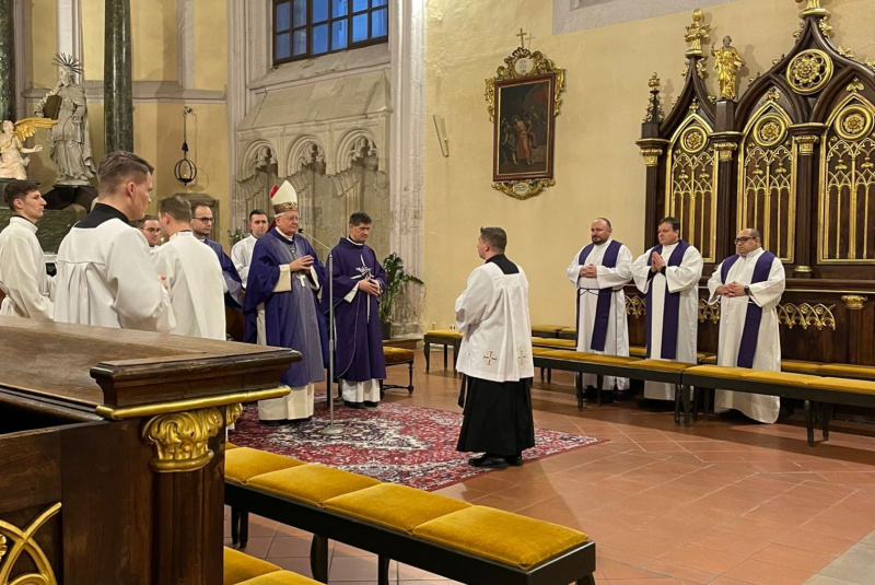 Oznamy / Publikácie / Akolytát bohoslovca Rožňavskej diecézy Patrika Médera - foto Oznamy / Publikácie / Akolytát bohoslovca Rožňavskej diecézy Patrika Médera - foto