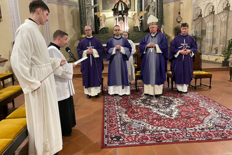 Oznamy / Publikácie / Akolytát bohoslovca Rožňavskej diecézy Patrika Médera - foto