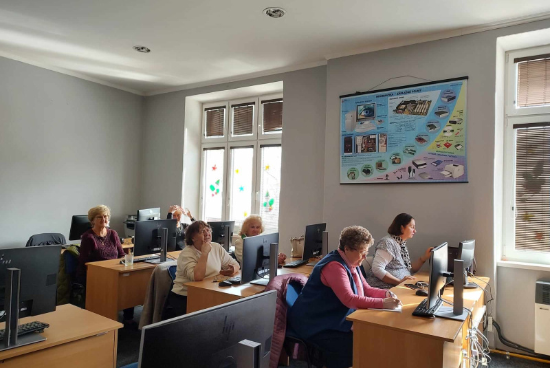 Diecézny školsky úrad - oznamy / Učíme naprieč generáciami - foto Diecézny školsky úrad - oznamy / Učíme naprieč generáciami - foto