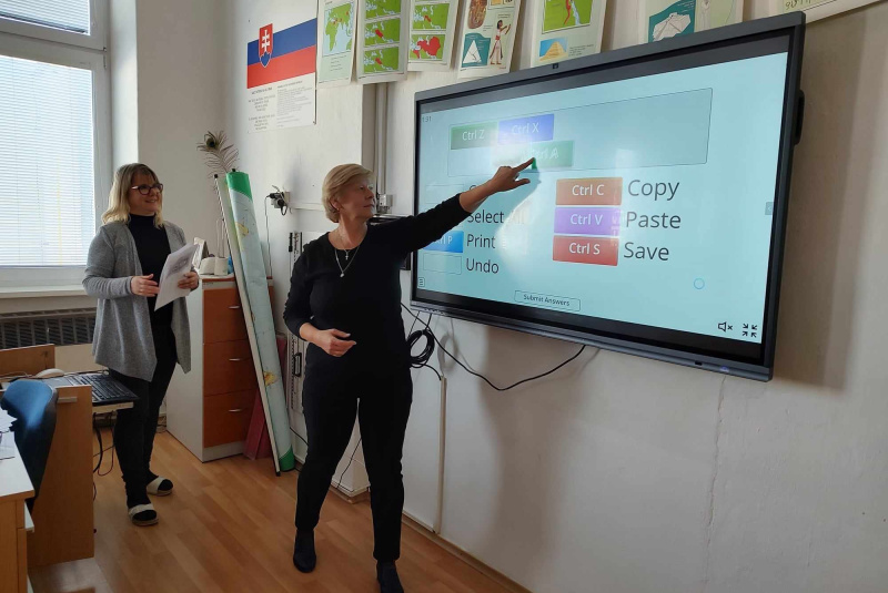 Diecézny školsky úrad - oznamy / Učíme naprieč generáciami - foto Diecézny školsky úrad - oznamy / Učíme naprieč generáciami - foto