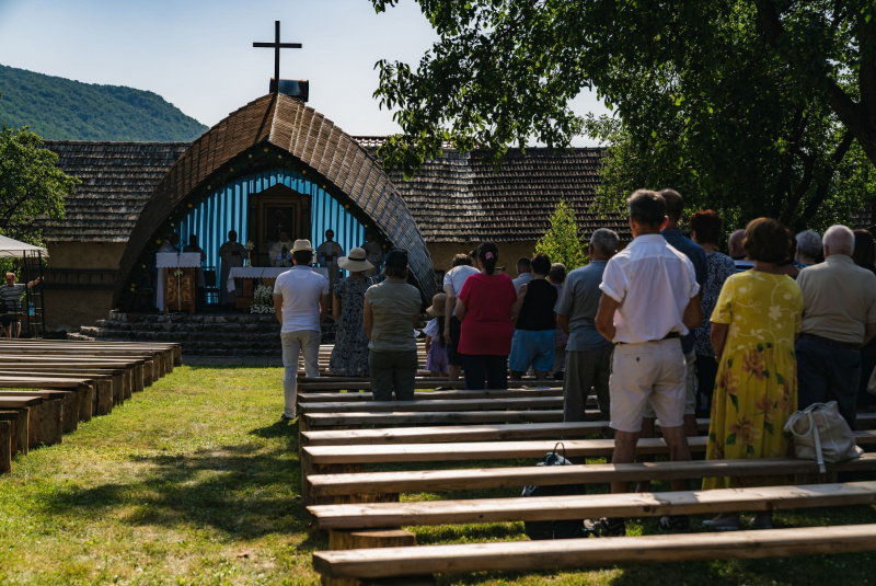 Oznamy / Publikácie / Bôrka aj tento rok privítala pútnikov k Panne Márii - foto Oznamy / Publikácie / Bôrka aj tento rok privítala pútnikov k Panne Márii - foto