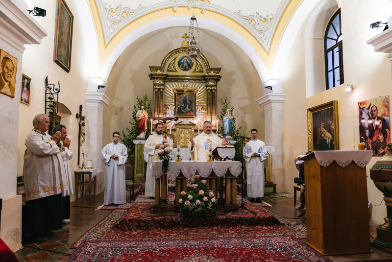 Oznamy / Publikácie / Bôrka aj tento rok privítala pútnikov k Panne Márii - foto Oznamy / Publikácie / Bôrka aj tento rok privítala pútnikov k Panne Márii - foto
