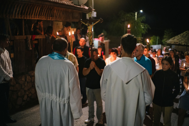 Oznamy / Publikácie / Bôrka aj tento rok privítala pútnikov k Panne Márii - foto Oznamy / Publikácie / Bôrka aj tento rok privítala pútnikov k Panne Márii - foto