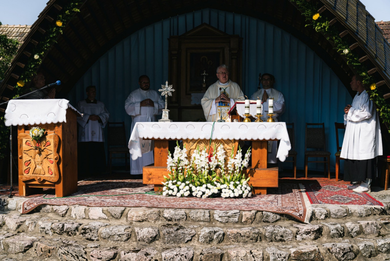 Oznamy / Publikácie / Bôrka aj tento rok privítala pútnikov k Panne Márii - foto Oznamy / Publikácie / Bôrka aj tento rok privítala pútnikov k Panne Márii - foto
