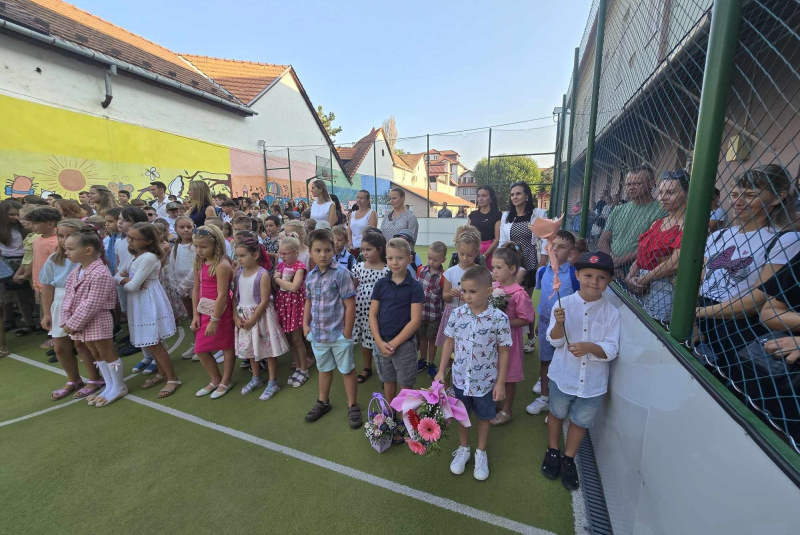 Diecézny školsky úrad - oznamy / Slávnostné otvorenie nového školského roka 2024/2025 a novej triedy - foto Diecézny školsky úrad - oznamy / Slávnostné otvorenie nového školského roka 2024/2025 a novej triedy - foto