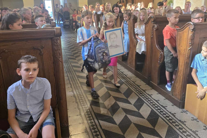 Diecézny školsky úrad - oznamy / Slávnostné otvorenie nového školského roka 2024/2025 a novej triedy - foto Diecézny školsky úrad - oznamy / Slávnostné otvorenie nového školského roka 2024/2025 a novej triedy - foto