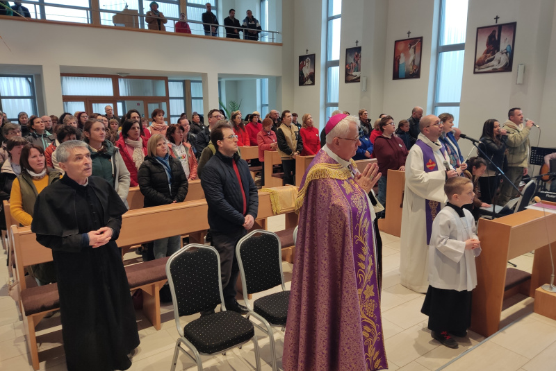 Clanky_Jubilea / V diecéznej svätyni sa uskutočnila Jubilejná púť učiteľov a katechétov - foto