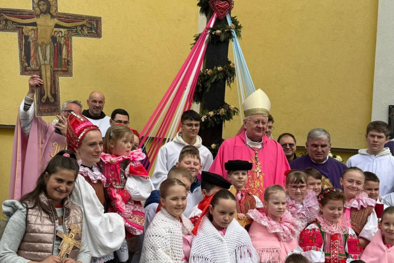 Oznamy / Publikácie / Vo farnosti Heľpa sa uskutočnili ľudové misie - foto Oznamy / Publikácie / Vo farnosti Heľpa sa uskutočnili ľudové misie - foto