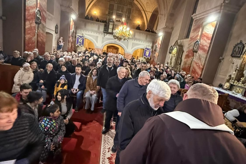 Oznamy / Publikácie / Vo farnosti Heľpa sa uskutočnili ľudové misie - foto