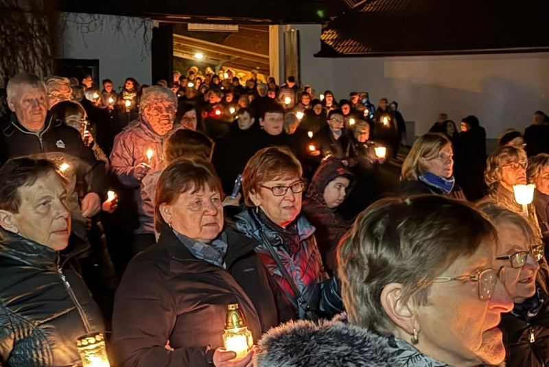 Oznamy / Publikácie / Vo farnosti Heľpa sa uskutočnili ľudové misie - foto