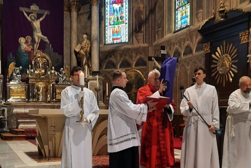 Oznamy / Publikácie / Slávenie Veľkonočného trojdnia a Veľkonočnej oktávy v Rožňave v Jubilejnom roku 2025 - foto Oznamy / Publikácie / Slávenie Veľkonočného trojdnia a Veľkonočnej oktávy v Rožňave v Jubilejnom roku 2025 - foto