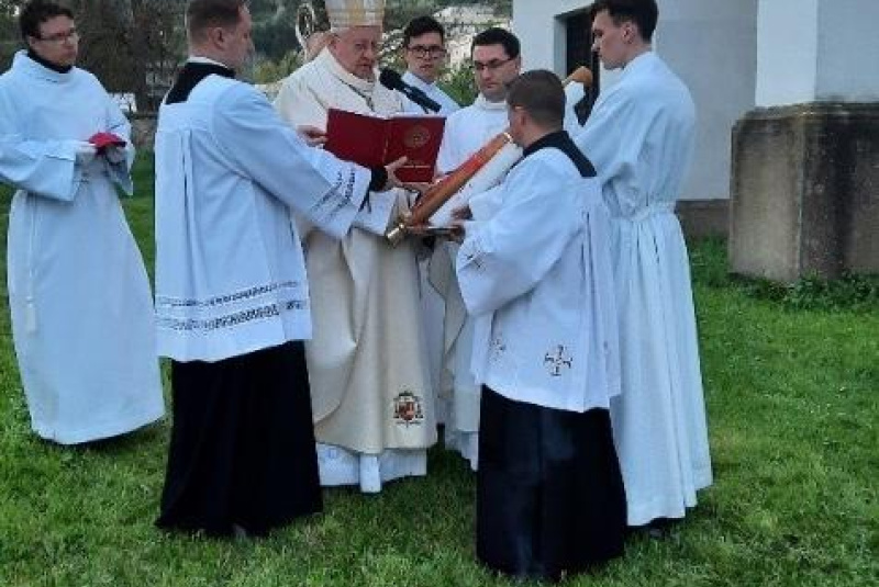 Oznamy / Publikácie / Slávenie Veľkonočného trojdnia a Veľkonočnej oktávy v Rožňave v Jubilejnom roku 2025 - foto Oznamy / Publikácie / Slávenie Veľkonočného trojdnia a Veľkonočnej oktávy v Rožňave v Jubilejnom roku 2025 - foto