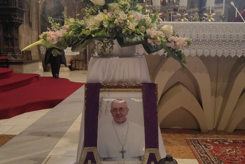 Oznamy / Publikácie / Slávenie Veľkonočného trojdnia a Veľkonočnej oktávy v Rožňave v Jubilejnom roku 2025 - foto Oznamy / Publikácie / Slávenie Veľkonočného trojdnia a Veľkonočnej oktávy v Rožňave v Jubilejnom roku 2025 - foto