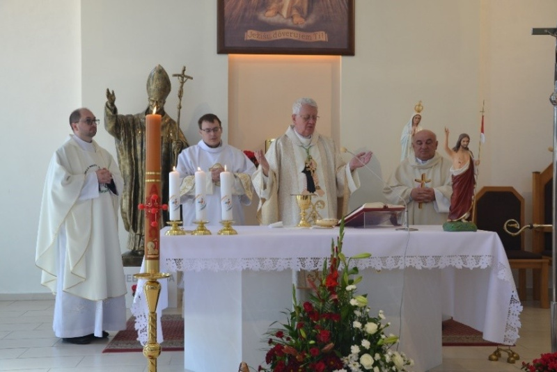 Oznamy / Publikácie / Slávenie Veľkonočného trojdnia a Veľkonočnej oktávy v Rožňave v Jubilejnom roku 2025 - foto Oznamy / Publikácie / Slávenie Veľkonočného trojdnia a Veľkonočnej oktávy v Rožňave v Jubilejnom roku 2025 - foto