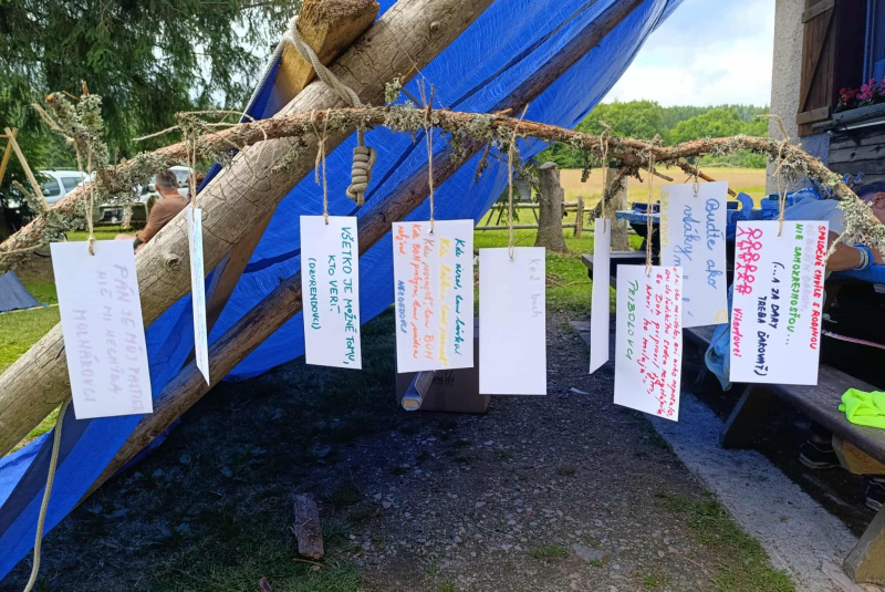 Oznamy / Publikácie / Spoločenstvo rodín na Čuntave - foto