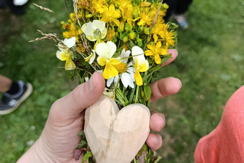 Oznamy / Publikácie / Spoločenstvo rodín na Čuntave - foto Oznamy / Publikácie / Spoločenstvo rodín na Čuntave - foto