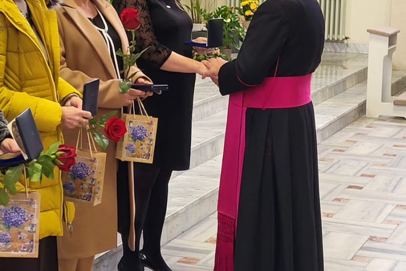Oznamy / Publikácie / Morálne ocenenie si včera prevzala Mgr. Zuzana Vojteková, učiteľka Cirkevnej základnej školy v Lučenci - foto