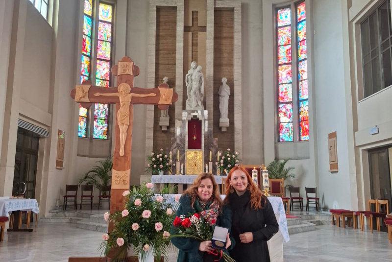 Oznamy / Publikácie / Morálne ocenenie si včera prevzala Mgr. Zuzana Vojteková, učiteľka Cirkevnej základnej školy v Lučenci - foto