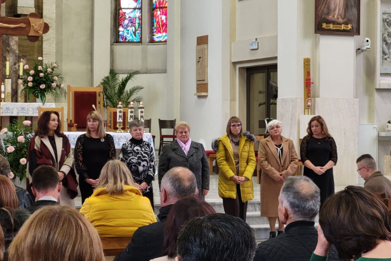 Oznamy / Publikácie / Morálne ocenenie si včera prevzala Mgr. Zuzana Vojteková, učiteľka Cirkevnej základnej školy v Lučenci - foto