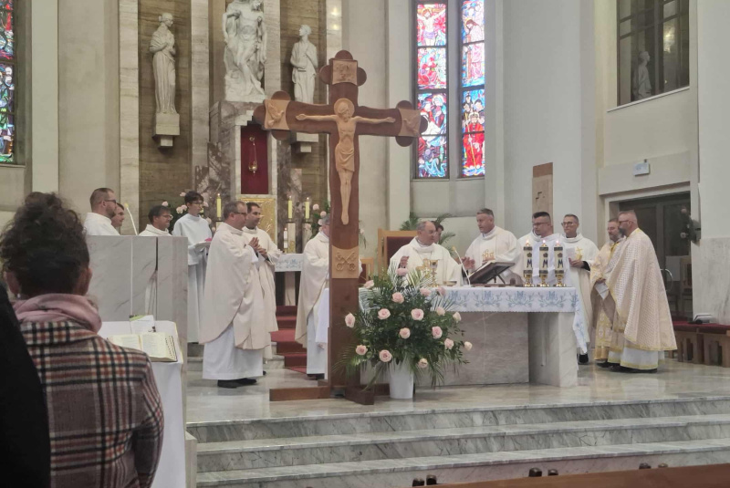 Oznamy / Publikácie / Morálne ocenenie si včera prevzala Mgr. Zuzana Vojteková, učiteľka Cirkevnej základnej školy v Lučenci - foto