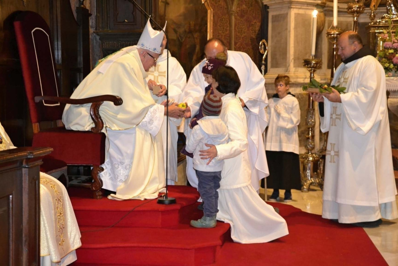 Oznamy / Publikácie / V Rožňave sa konala už po piaty krát Rožňavská novéna - foto