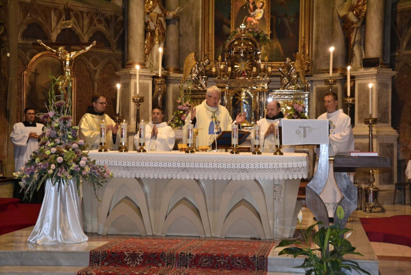 Oznamy / Publikácie / V Rožňave sa konala už po piaty krát Rožňavská novéna - foto Oznamy / Publikácie / V Rožňave sa konala už po piaty krát Rožňavská novéna - foto