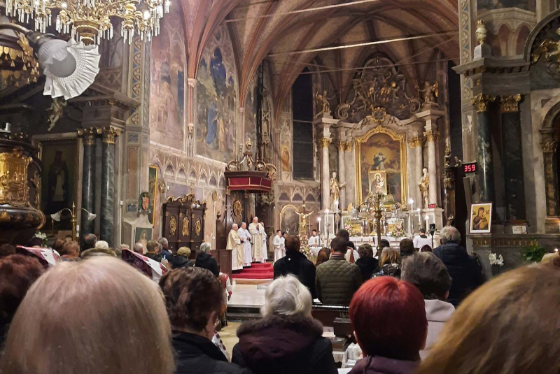 Oznamy / Publikácie / V Rožňave sa konala už po piaty krát Rožňavská novéna - foto Oznamy / Publikácie / V Rožňave sa konala už po piaty krát Rožňavská novéna - foto