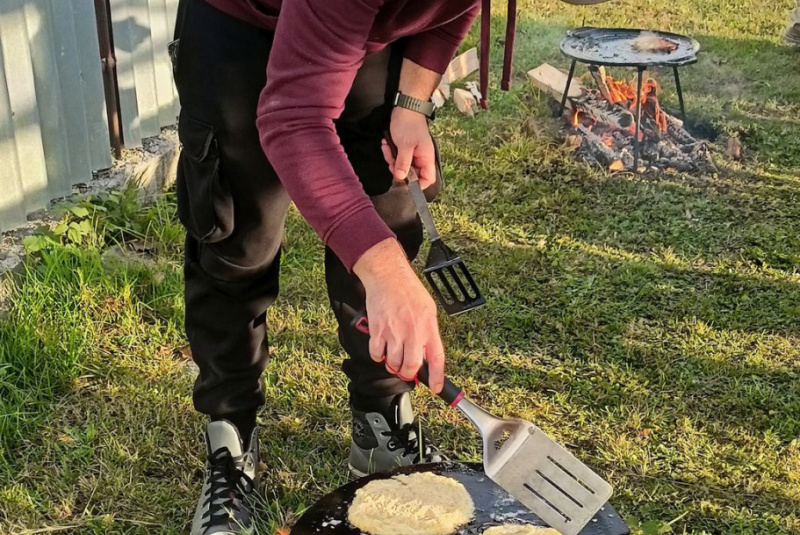 Oznamy / Publikácie / Gruliáda a Misijný koláč v Katolíckej MŠ Svätej Rodiny v Revúcej - foto