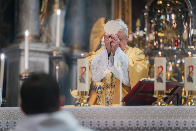 Oznamy / Publikácie / V Rožňavskej Katedrále Nanebovzatia Panny Márie bol otvorený Jubilejný rok 250. výročia diecézy - foto Oznamy / Publikácie / V Rožňavskej Katedrále Nanebovzatia Panny Márie bol otvorený Jubilejný rok 250. výročia diecézy - foto