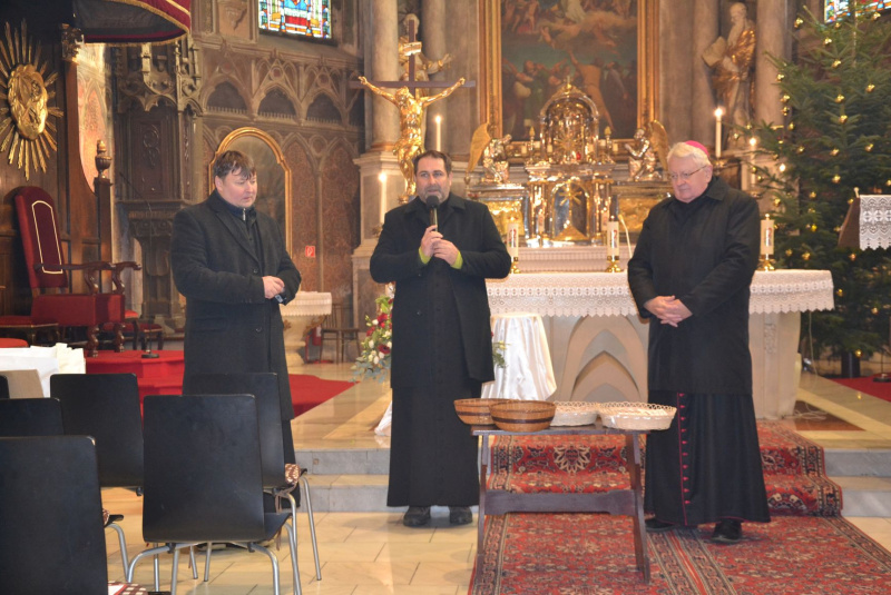 Oznamy / Publikácie / V Rožňavskej Katedrále Nanebovzatia Panny Márie bol otvorený Jubilejný rok 250. výročia diecézy - foto Oznamy / Publikácie / V Rožňavskej Katedrále Nanebovzatia Panny Márie bol otvorený Jubilejný rok 250. výročia diecézy - foto