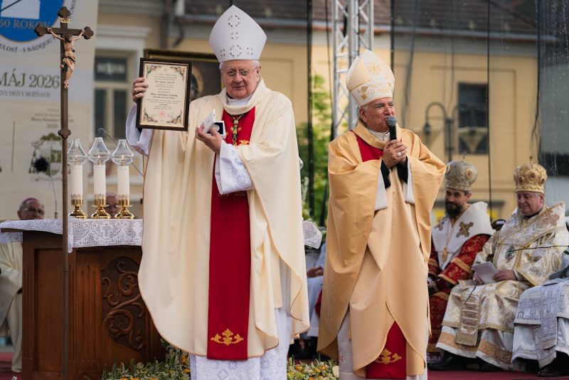 Oznamy / Publikácie / Slávnosť 250. výročia vzniku Rožňavskej diecézy - foto Oznamy / Publikácie / Slávnosť 250. výročia vzniku Rožňavskej diecézy - foto