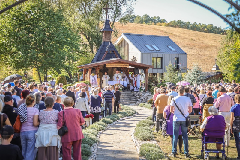 Oznamy / Publikácie / Galamba žije a túži žiť - foto Oznamy / Publikácie / Galamba žije a túži žiť - foto
