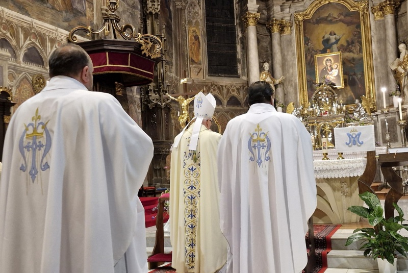Oznamy / Publikácie / V Rožňave sa konala už šiesty krát Rožňavská novéna - foto Oznamy / Publikácie / V Rožňave sa konala už šiesty krát Rožňavská novéna - foto