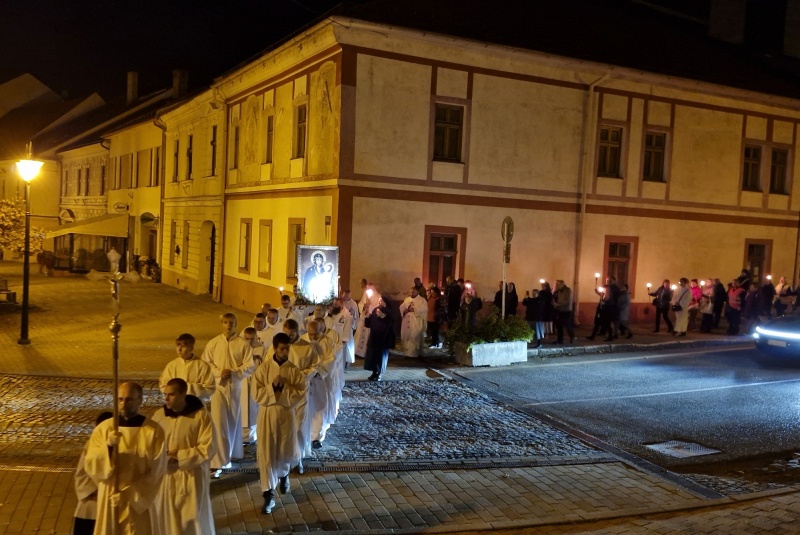 Oznamy / Publikácie / V Rožňave sa konala už šiesty krát Rožňavská novéna - foto Oznamy / Publikácie / V Rožňave sa konala už šiesty krát Rožňavská novéna - foto