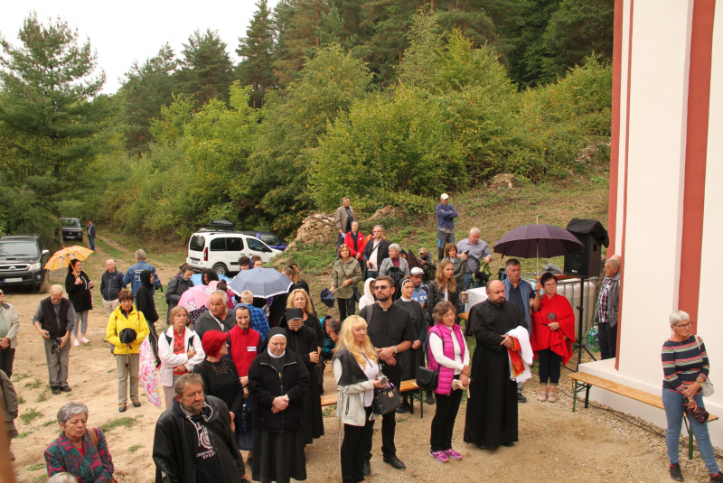 Oznamy / Publikácie / Požehnanie obnovenej zvonice na Kalvárii v Rožňave - foto Oznamy / Publikácie / Požehnanie obnovenej zvonice na Kalvárii v Rožňave - foto