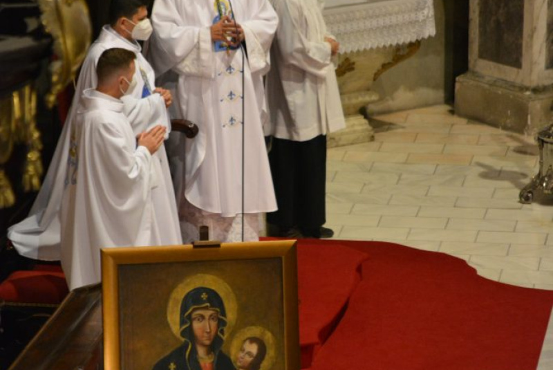 Oznamy / Publikácie / Skončila sa prvá Novéna k Rožňavskej Panne Márii - foto
