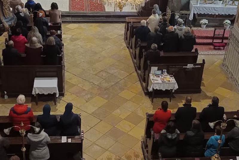 Oznamy / Publikácie / Pri slávení 95. výročia vzniku Slovenskej charity, otec biskup požehnal obnovené priestory charity v Rožňave - foto Oznamy / Publikácie / Pri slávení 95. výročia vzniku Slovenskej charity, otec biskup požehnal obnovené priestory charity v Rožňave - foto