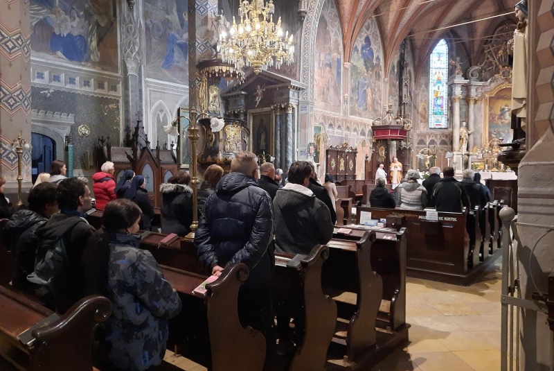 Oznamy / Publikácie / Pri slávení 95. výročia vzniku Slovenskej charity, otec biskup požehnal obnovené priestory charity v Rožňave - foto