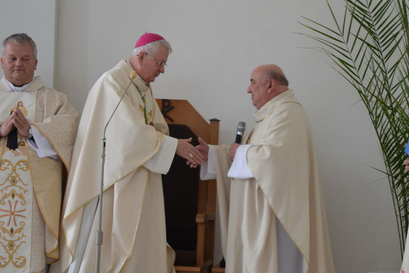 Oznamy / Publikácie / Farský kostol v Cinobani vyhlásený za diecéznu svätyňu Božieho milosrdenstva - foto Oznamy / Publikácie / Farský kostol v Cinobani vyhlásený za diecéznu svätyňu Božieho milosrdenstva - foto