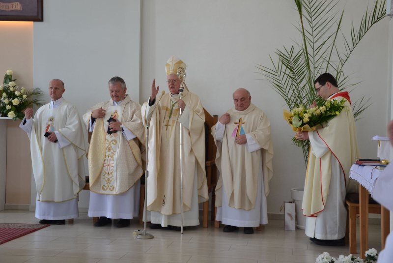 Oznamy / Publikácie / Farský kostol v Cinobani vyhlásený za diecéznu svätyňu Božieho milosrdenstva - foto Oznamy / Publikácie / Farský kostol v Cinobani vyhlásený za diecéznu svätyňu Božieho milosrdenstva - foto