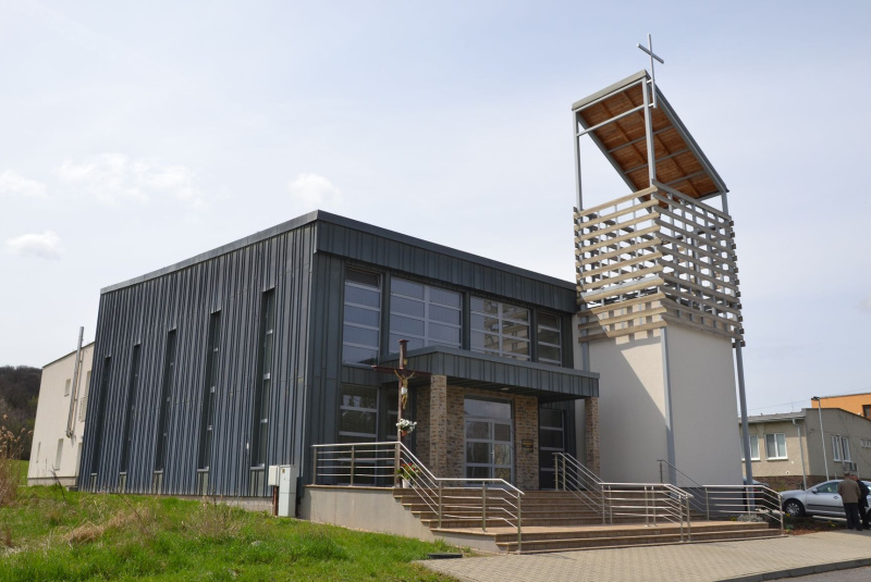 Oznamy / Publikácie / Farský kostol v Cinobani vyhlásený za diecéznu svätyňu Božieho milosrdenstva - foto Oznamy / Publikácie / Farský kostol v Cinobani vyhlásený za diecéznu svätyňu Božieho milosrdenstva - foto